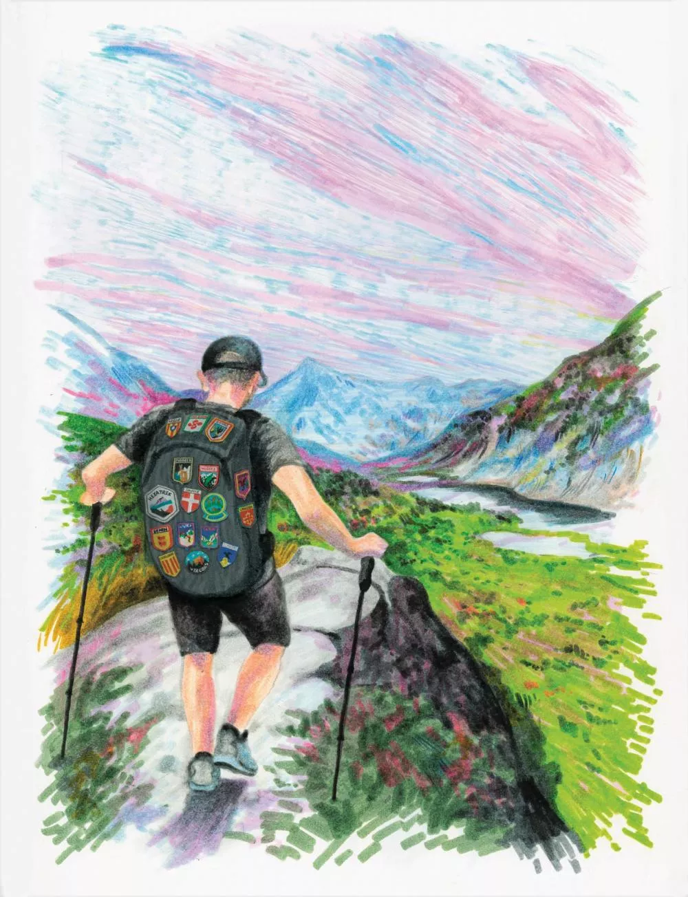 Un randonneur avec un sac à dos orné de nombreux patchs marche sur un sentier de montagne. Il utilise des bâtons de marche et est entouré d'un paysage de montagnes, de vallées verdoyantes et d'un ciel coloré.