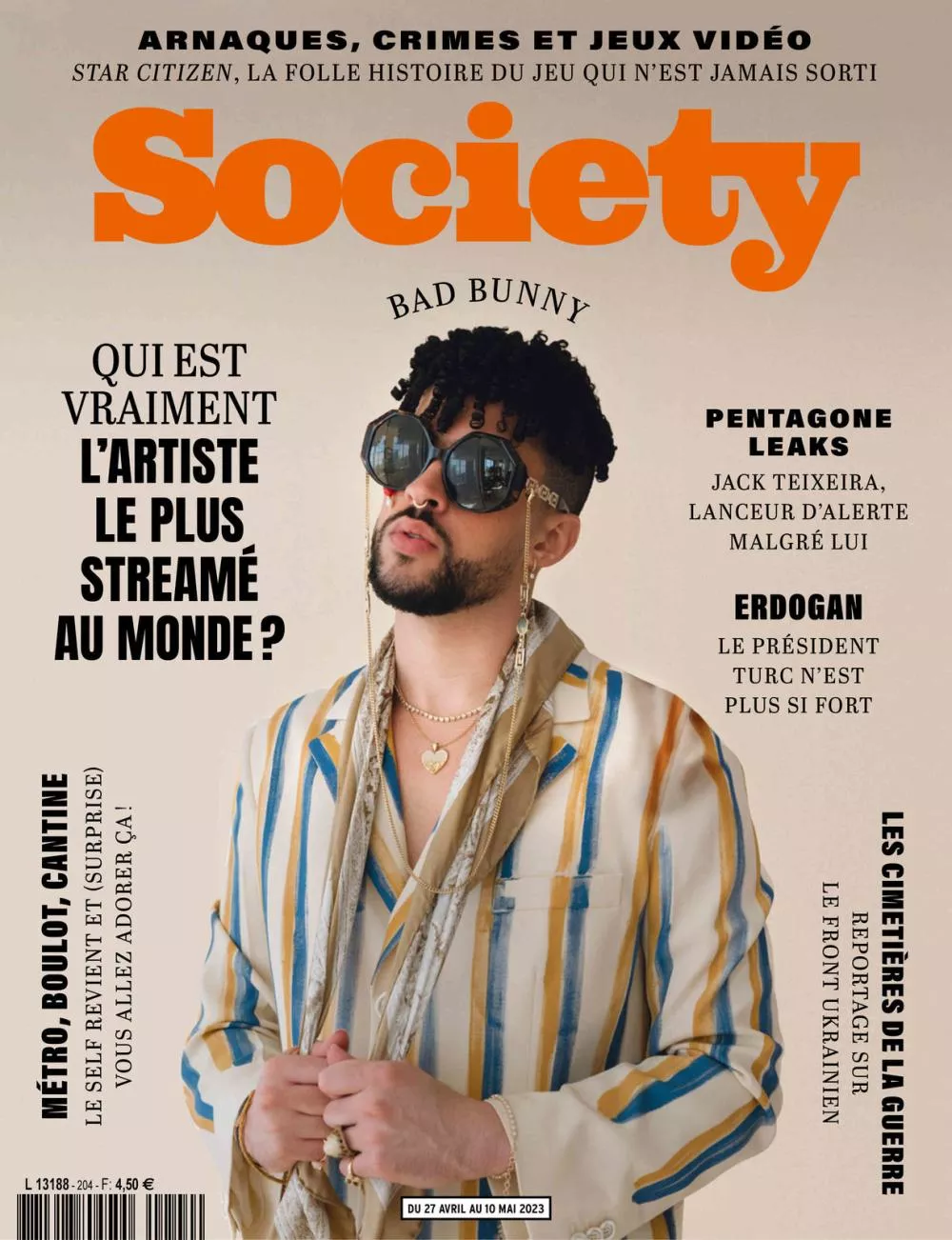 Un homme portant des lunettes de soleil et une chemise à rayures pose sur la couverture d'un magazine intitulé "Society". Le texte mentionne des sujets comme l'artiste le plus streamé au monde, des fuites du Pentagone, Erdogan, et un reportage sur le front ukrainien.