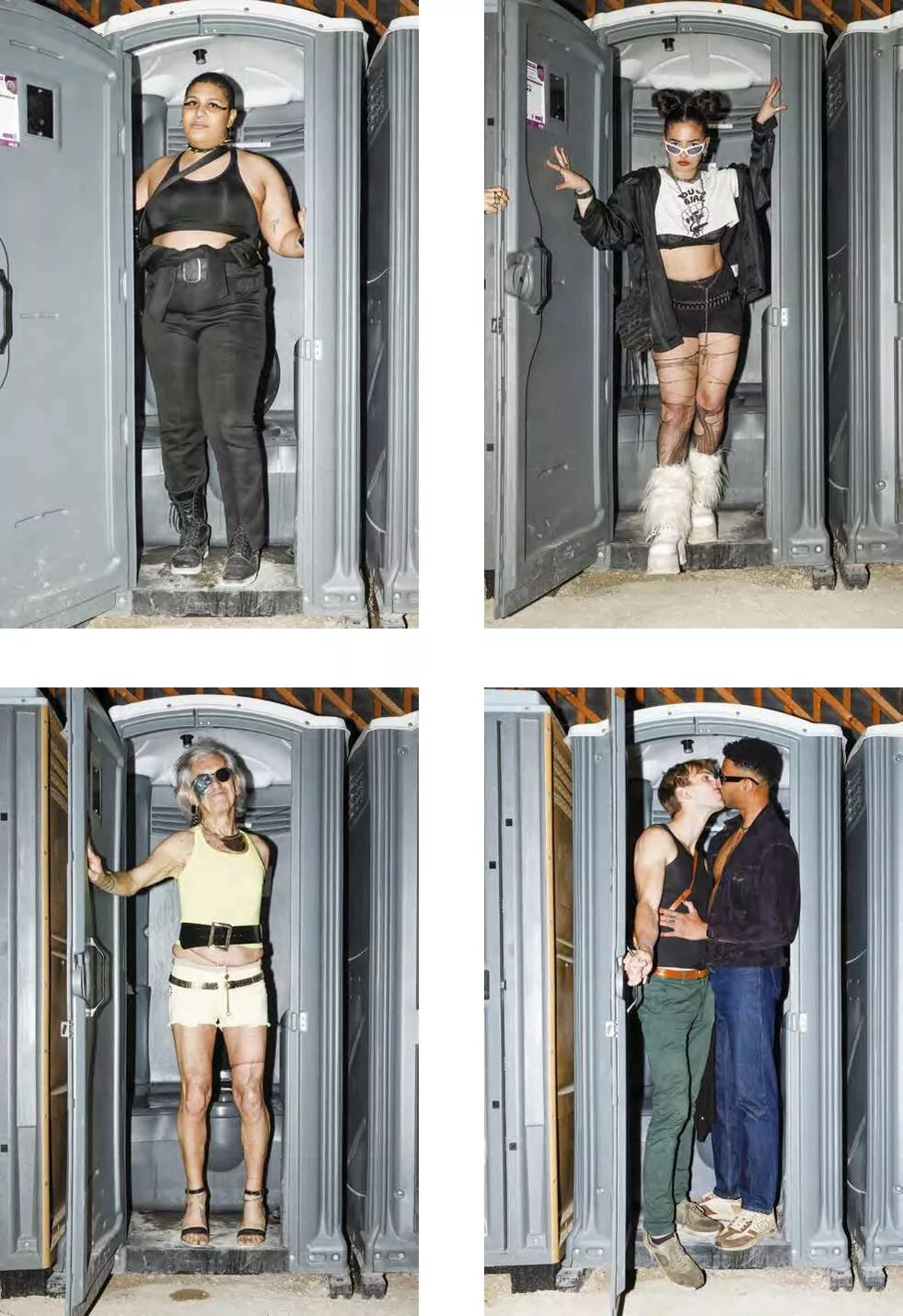 Quatre personnes ou groupes de personnes posent dans des toilettes portables. Chacune a un style vestimentaire distinct et expressif.