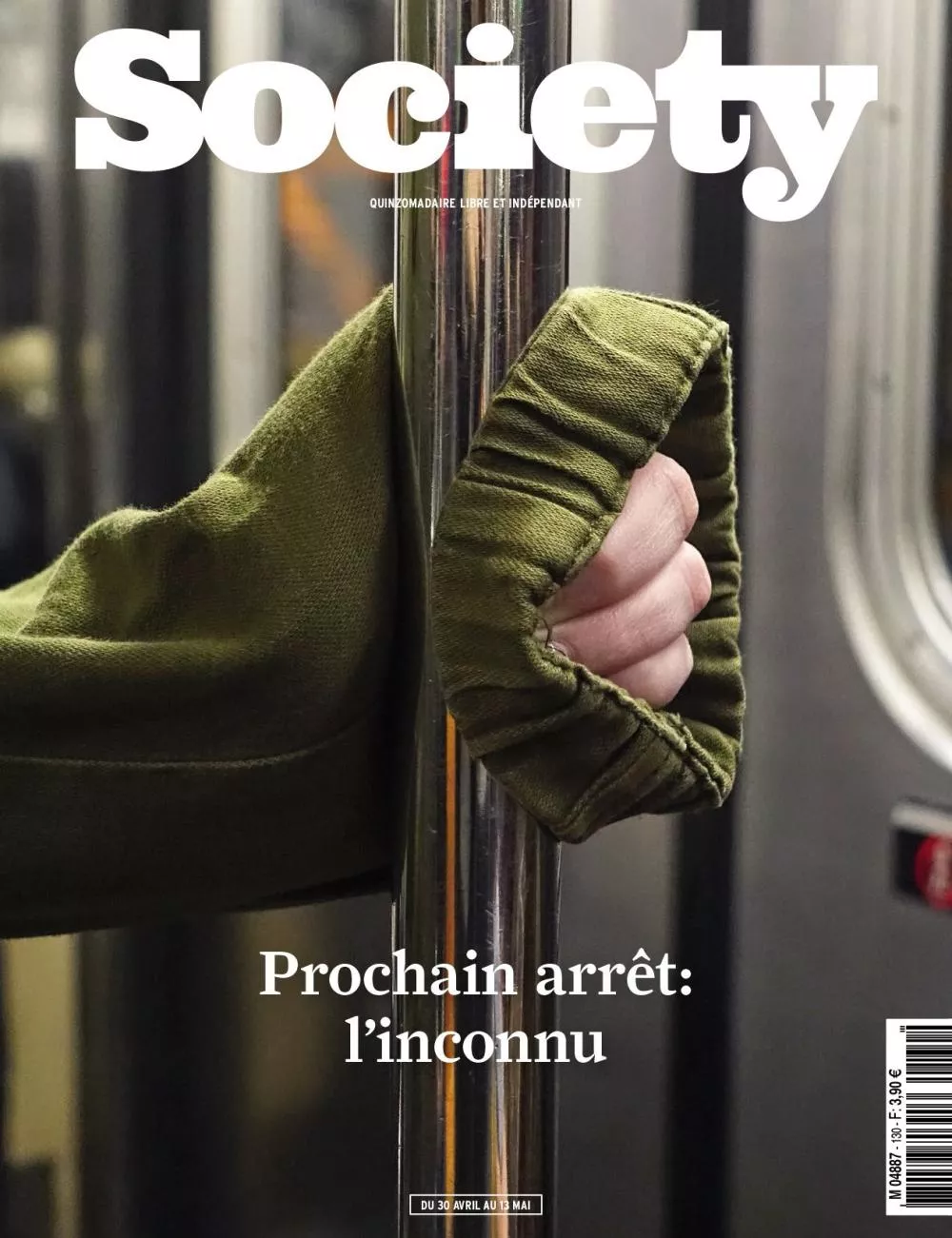 Une main vêtue d'une manche verte tient une barre métallique dans un transport en commun, avec le titre "Prochain arrêt: l'inconnu".