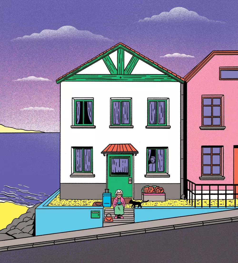 Une maison blanche avec des volets verts est située près de la mer. Une personne est assise sur les marches devant la porte, accompagnée d'un chat noir. Une autre personne est visible par la fenêtre. Le ciel est violet avec des nuages, et il y a une maison rose adjacente.